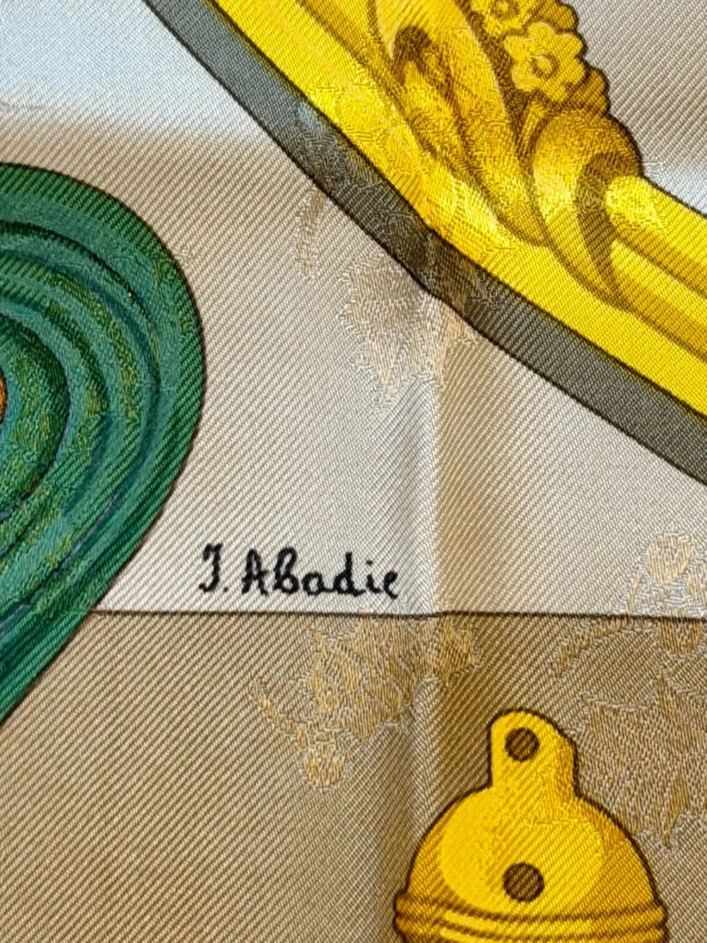 RARE Hermès Jacquard Scarf Plumes et Grelots by Julia Abadie with Holly Leaf - Picture 3 of 9